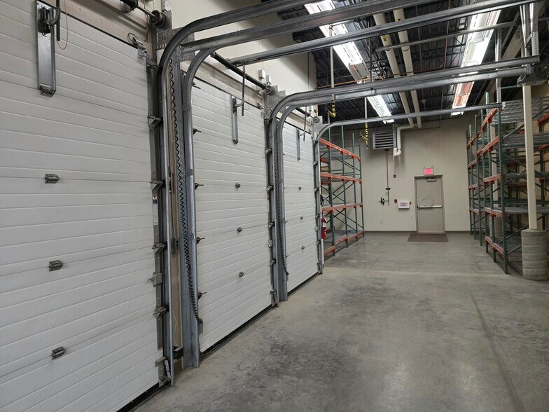 More Photos Of 601 Main St, New Town Warehouse For Lease