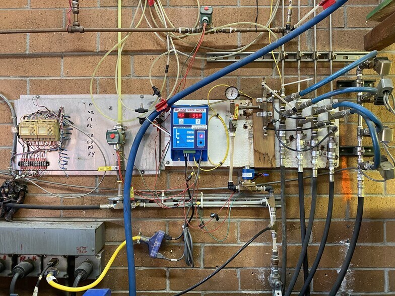 More Photos Of 390 Pratt St, Longmont Carwash For Sale