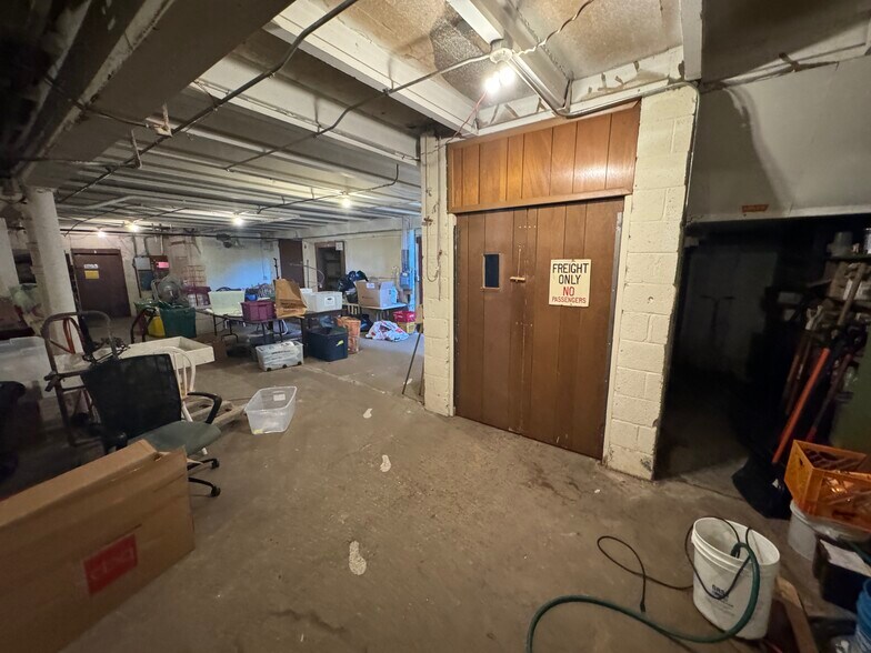 More Photos Of 1050 Leonard St Ne, Grand Rapids General Retail For Sale