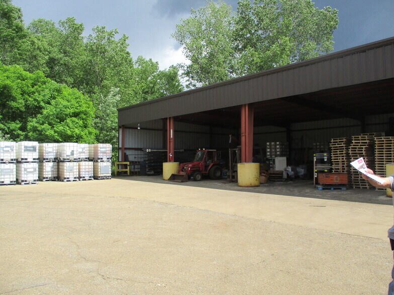 More Photos Of 200 Maple St, Sparta Manufacturing For Sale