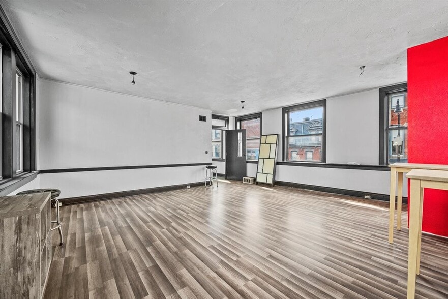 More Photos Of 1501-1503 E Carson St, Pittsburgh Restaurant For Sale