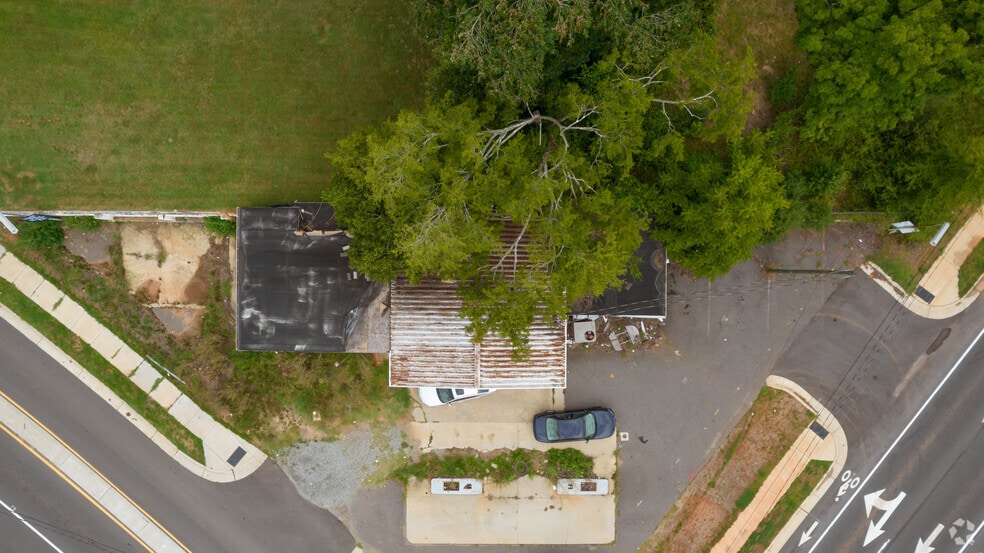 More Photos Of 700 Tuckaseege Rd, Mount Holly Convenience Store For Sale