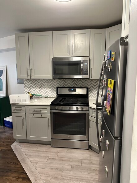 More Photos Of 187 Woodpoint Rd, Brooklyn Apartments For Sale
