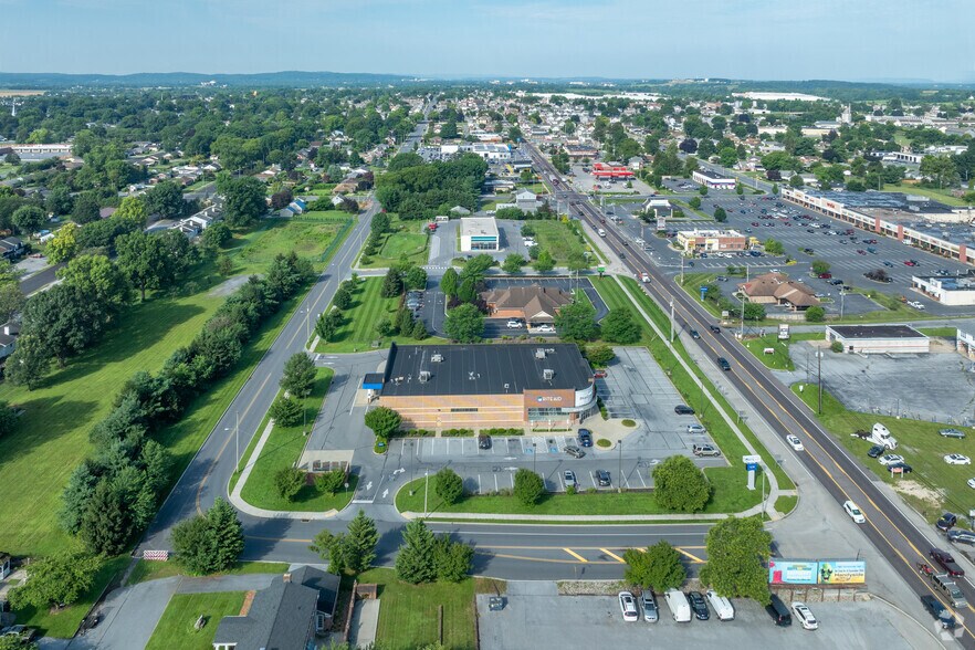 More Photos Of 980 E Main St, Palmyra General Retail For Sale