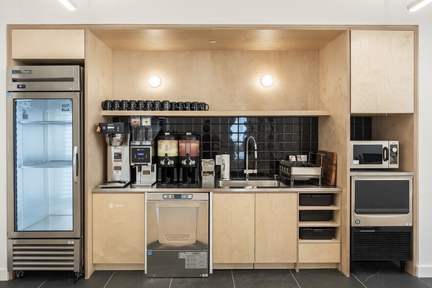 More Photos Of 430 Park Ave, New York Office For Lease