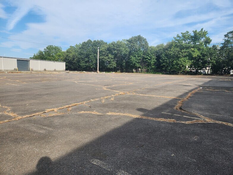 More Photos Of 17 Wood St, West Haven Unknown For Lease