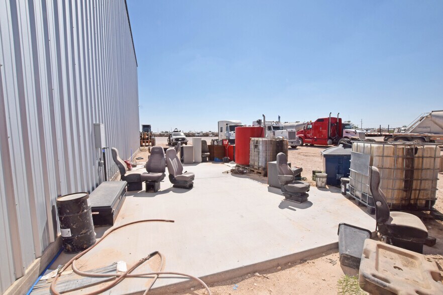 More Photos Of 2250 Dixie Blvd, Odessa Industrial For Sale