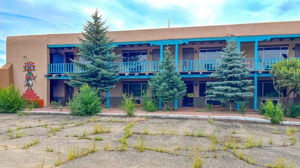 More Photos Of 413 Paseo Del Pueblo Norte, Taos Hotel For Sale