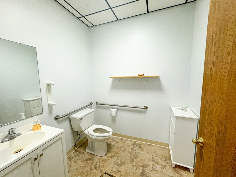 More Photos Of 15203 N Holly Rd, Holly General Retail For Sale