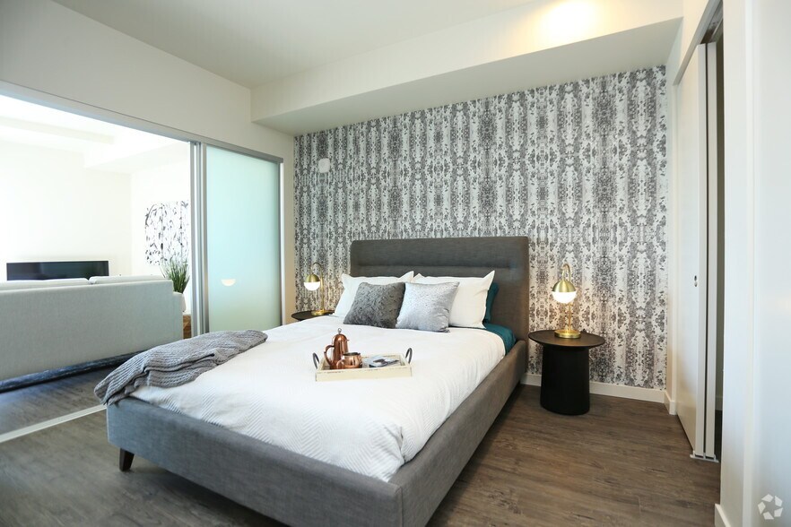 More Photos Of 16450 Redmond Way, Redmond Apartments For Lease