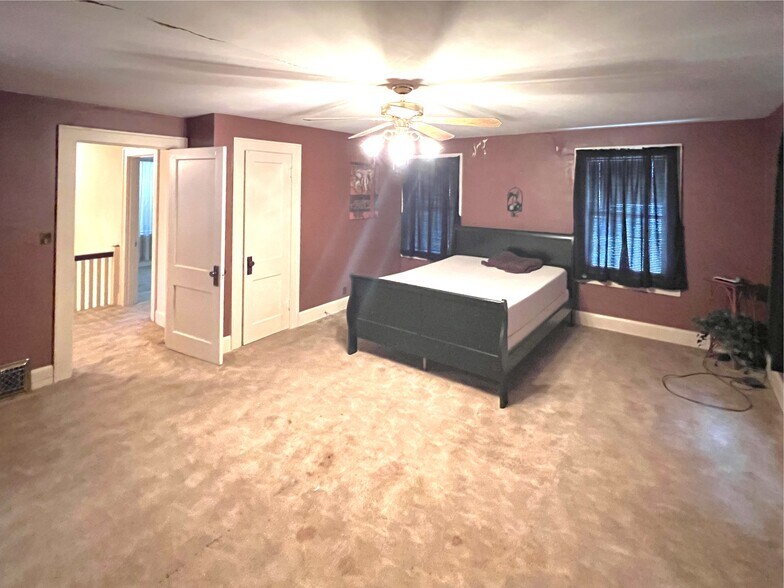 More Photos Of 621 E Broadway St, Altus Office Residential For Sale