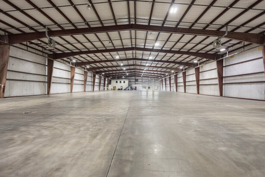 More Photos Of 2307 E Erwin St, Tyler Manufacturing For Lease