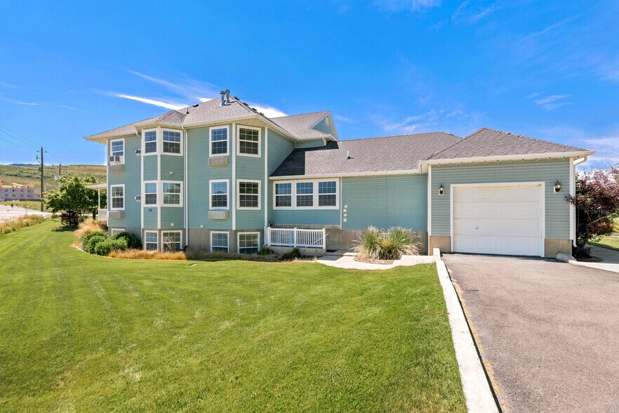 More Photos Of 40 Christa Circle cir, Garden City Specialty For Sale