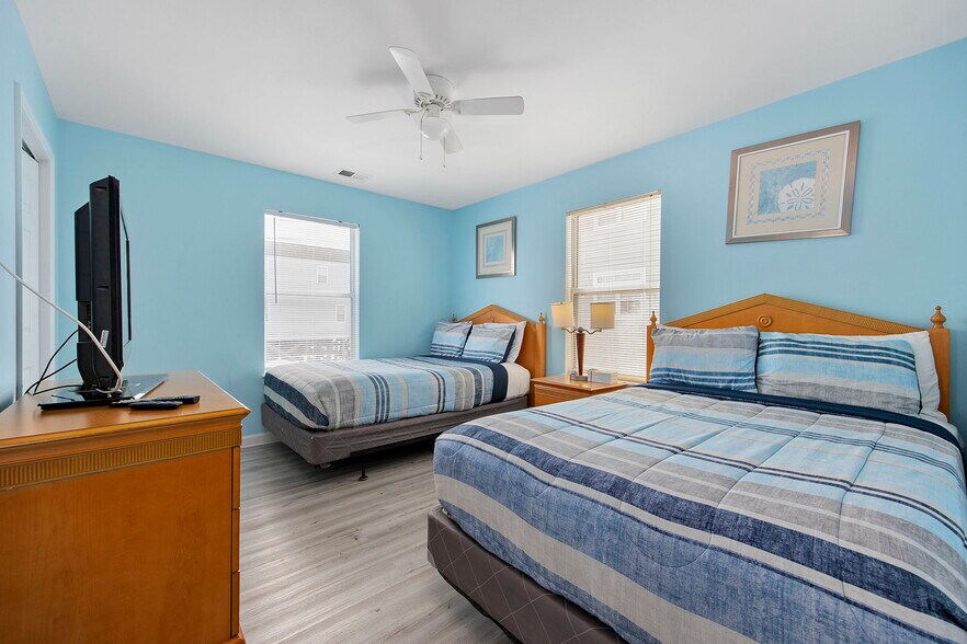 More Photos Of 412 S Seaside Dr, Surfside Beach Multifamily For Sale