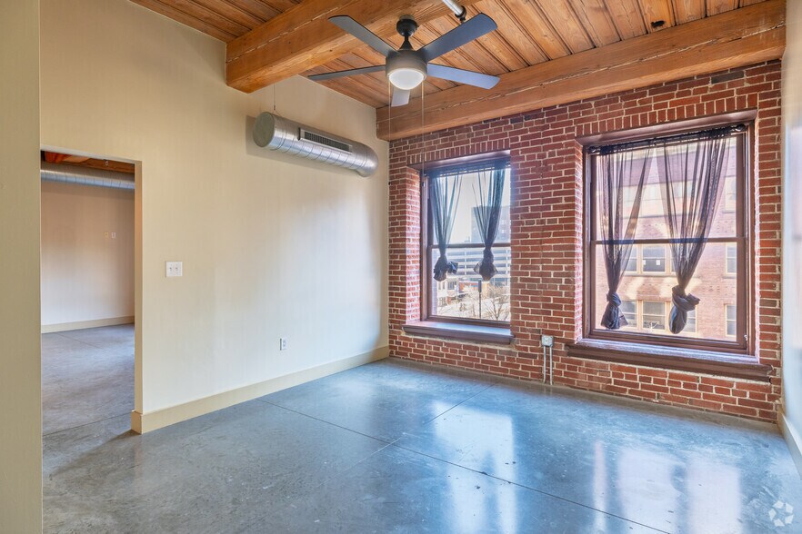 More Photos Of 1209 Washington Ave, Saint Louis Apartments For Lease