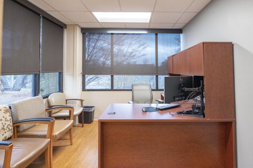 More Photos Of 41 Oakland Rd, Asheville Medical For Sale