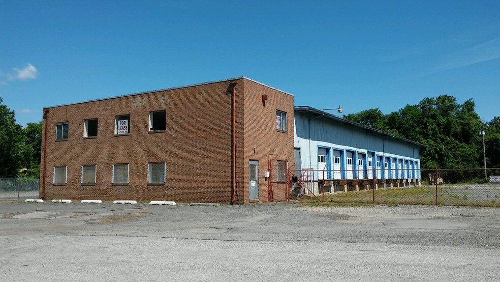 More Photos Of 2324 Eskow Ave, Halethorpe Warehouse For Lease