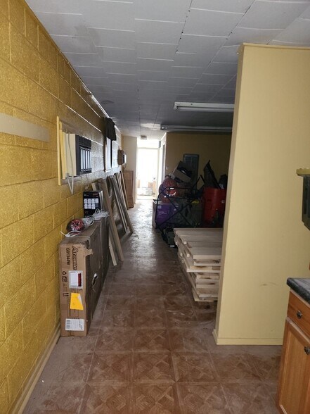 More Photos Of 205 S Cypress St, Pecos Office For Sale