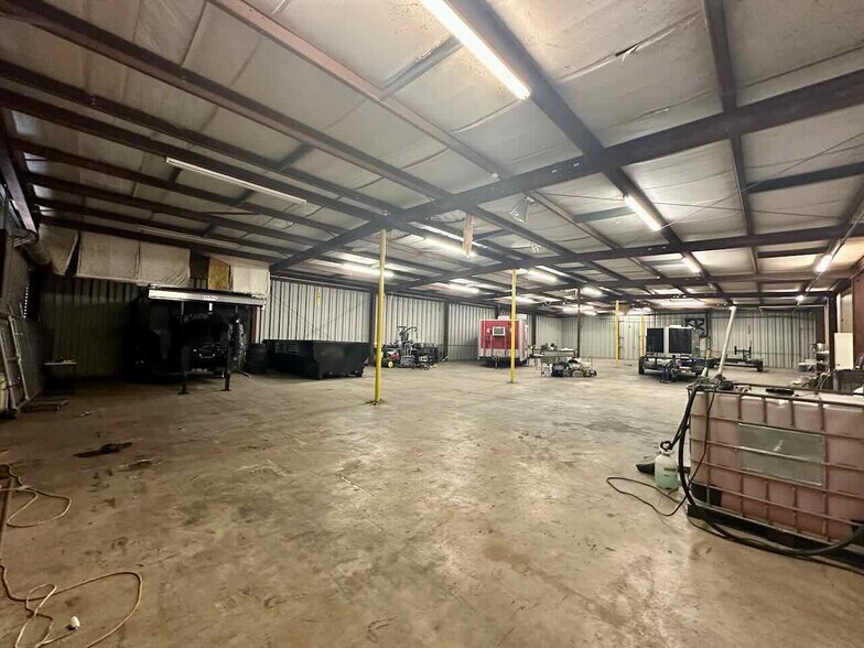 More Photos Of 7550 College St, Beaumont Industrial For Sale