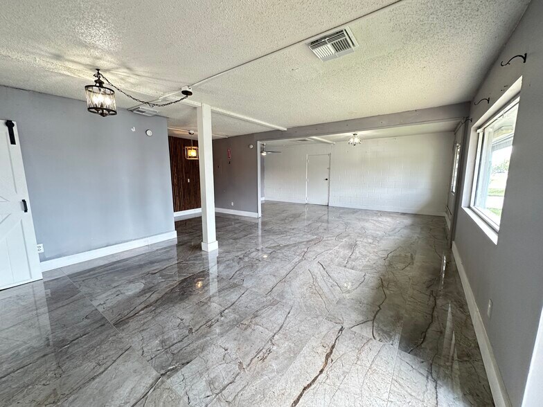 More Photos Of 510 W Main St, Azle Storefront Retail Office For Sale