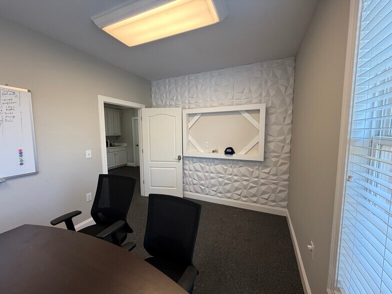 More Photos Of 3105 Creekside Village Dr, Kennesaw Office For Sale