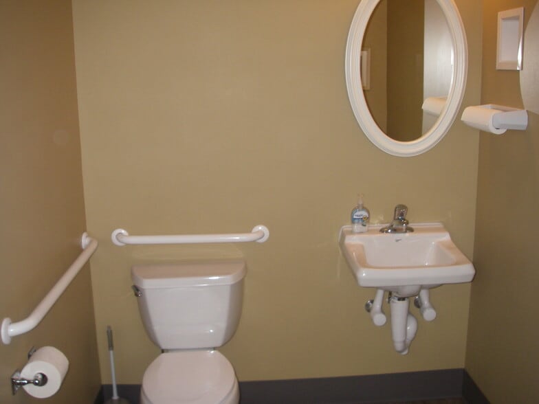 More Photos Of 101-113 NE 19th Dr, Okeechobee Medical For Sale