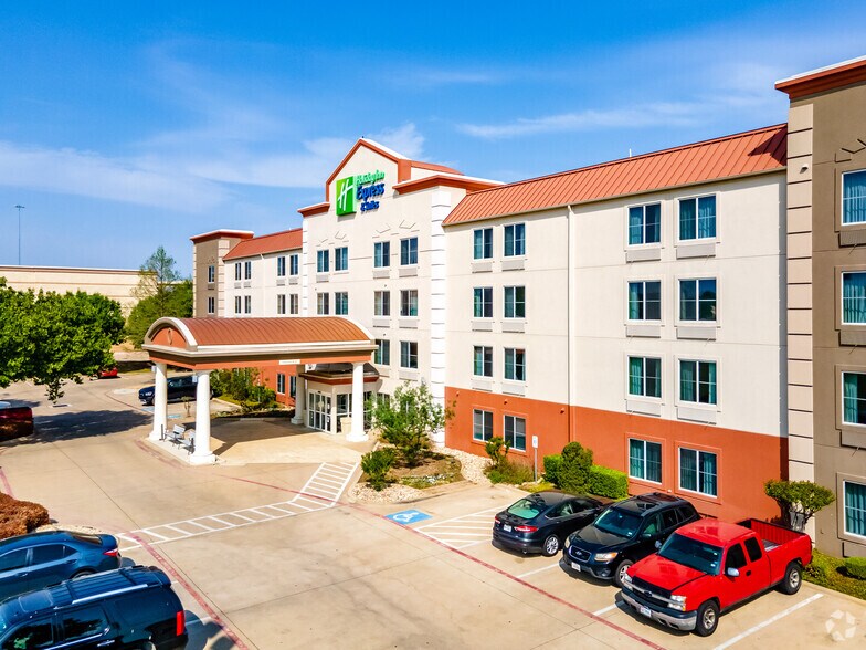 More Photos Of 780 E Vista Ridge Mall Dr, Lewisville Hotel For Sale