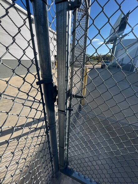 More Photos Of 3111 IH 30, Dallas Light Distribution For Lease