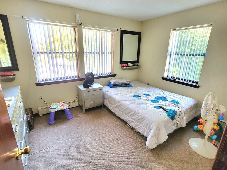 More Photos Of 270-276 Bellevue St, Hartford Apartments For Sale