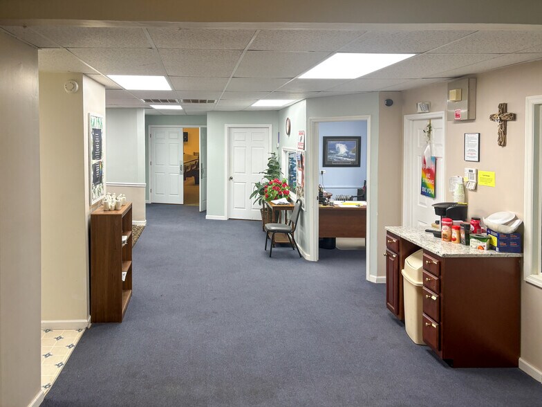 More Photos Of 7860A Dorchester Rd, North Charleston Distribution For Sale