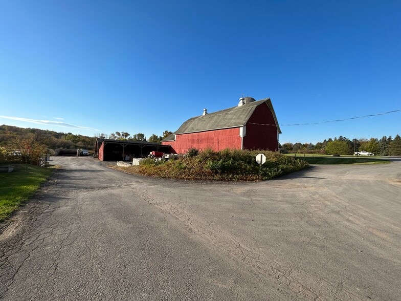 More Photos Of 6810 E Seneca Tpke, Jamesville Specialty For Sale
