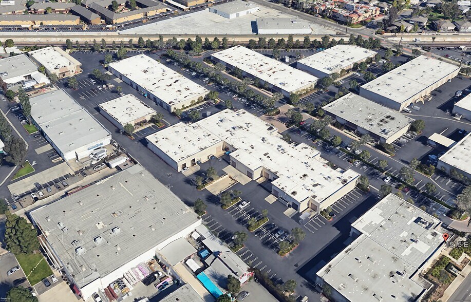 More Photos Of 1505-1515 E McFadden Ave, Santa Ana Warehouse For Lease