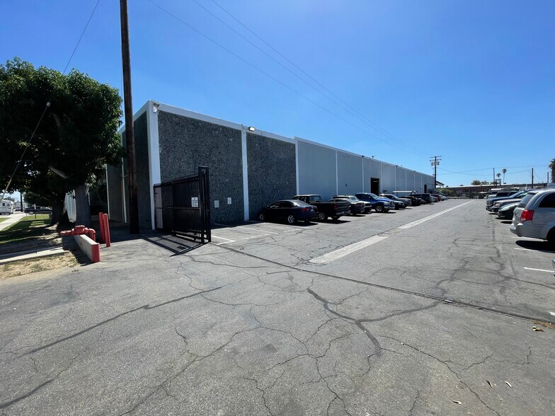 More Photos Of 2970 E Maria St, Rancho Dominguez Manufacturing For Sale