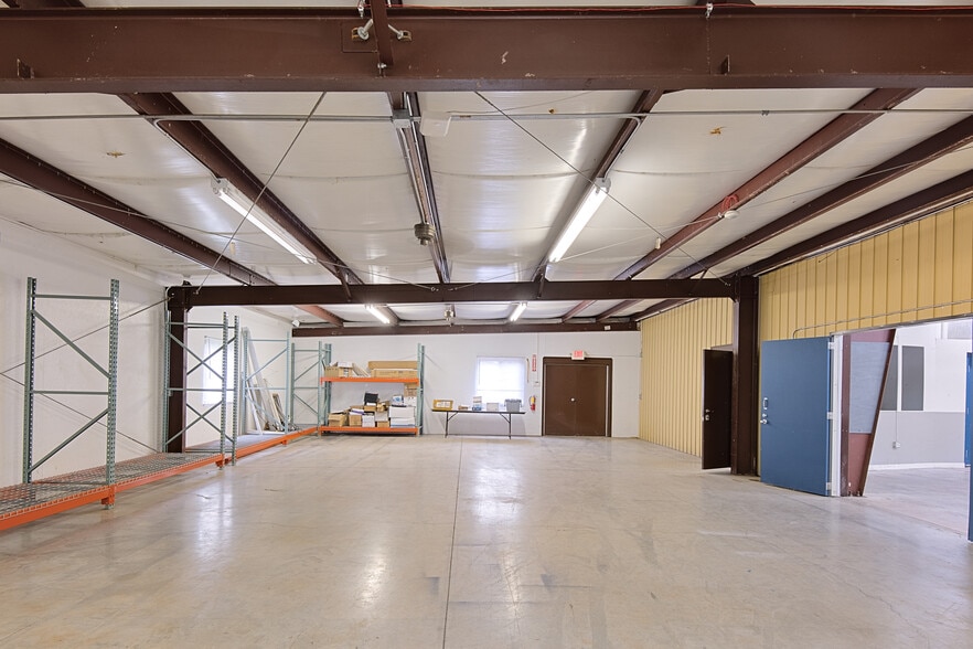 More Photos Of 1138 State St, Green Bay Warehouse For Sale