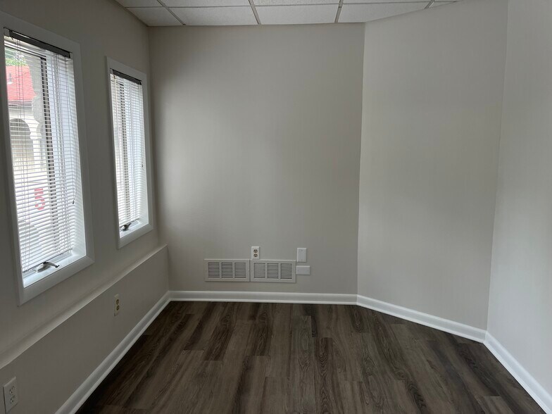 More Photos Of 130 Maple Ave, Red Bank Medical For Lease