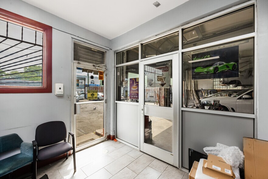 More Photos Of 11704 Sutphin Blvd, Jamaica Auto Repair For Sale