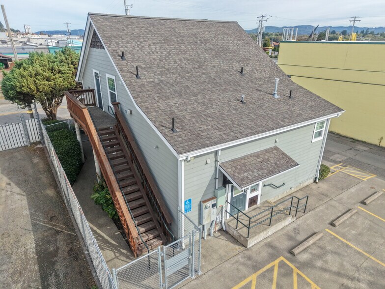 More Photos Of 137 Hall Ave, Coos Bay Office For Sale