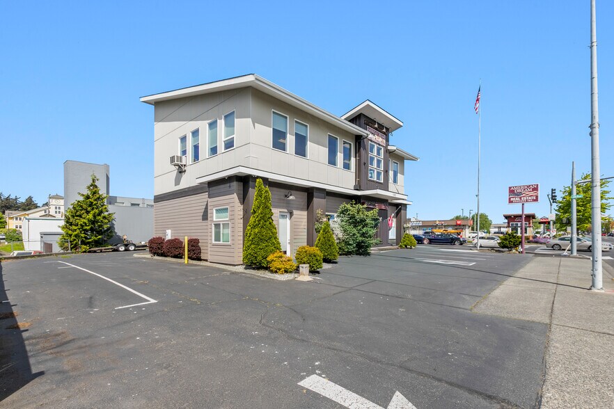 More Photos Of 1202 Commercial Ave, Anacortes Office For Sale