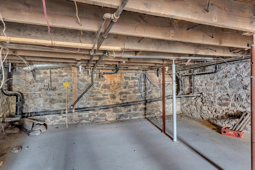 More Photos Of 514 Aylmer St N, Peterborough Multifamily For Sale