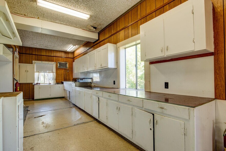 More Photos Of 7672 S Shingle Rd, Shingle Springs General Retail For Sale
