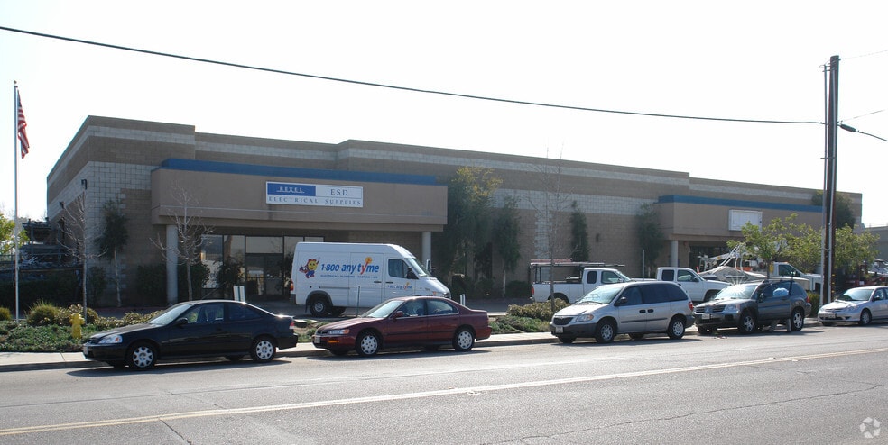 More Photos Of 1325 Magnolia Ave, El Cajon Service For Lease