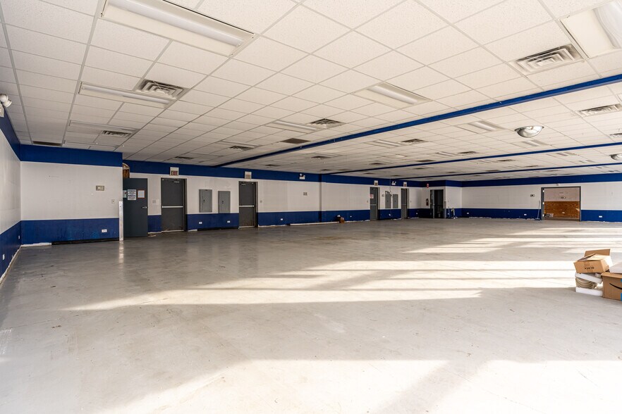 More Photos Of 2649 N Central Ave, Chicago Freestanding For Lease