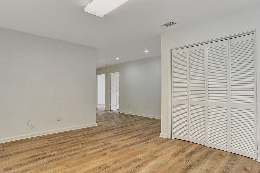 More Photos Of 2527 Fm 691, Denison Medical For Sale