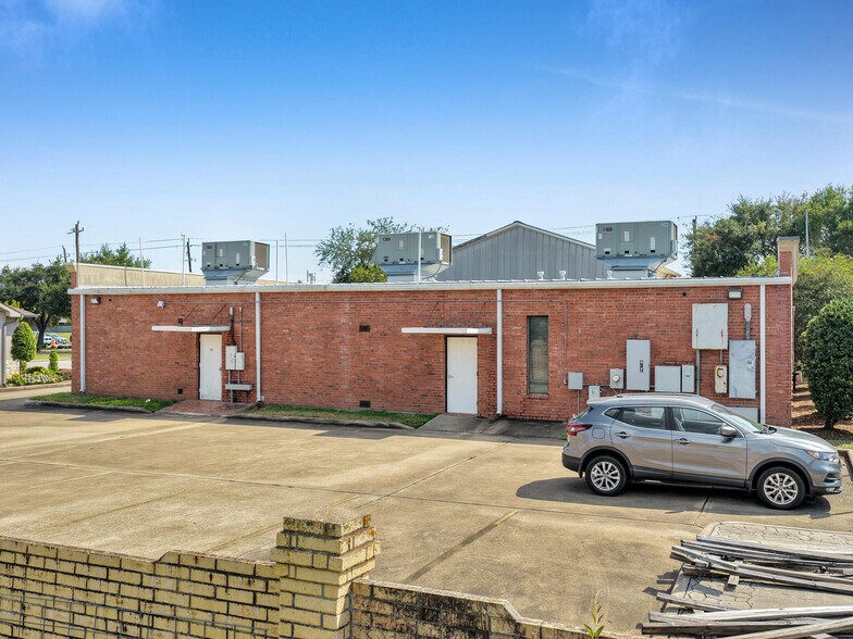 More Photos Of 6429 Fairmont Pky, Pasadena Office For Sale