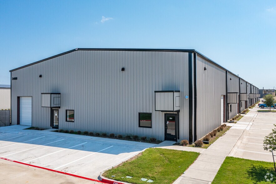 More Photos Of 3488 E Long Ave, Fort Worth Warehouse For Lease