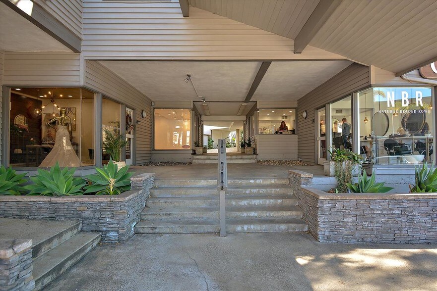 More Photos Of 1590 S Coast Hwy, Laguna Beach Storefront Retail Office For Lease