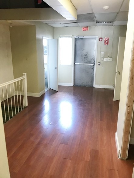 More Photos Of 217-223 E Hartsdale Ave, Hartsdale Storefront Retail Office For Lease