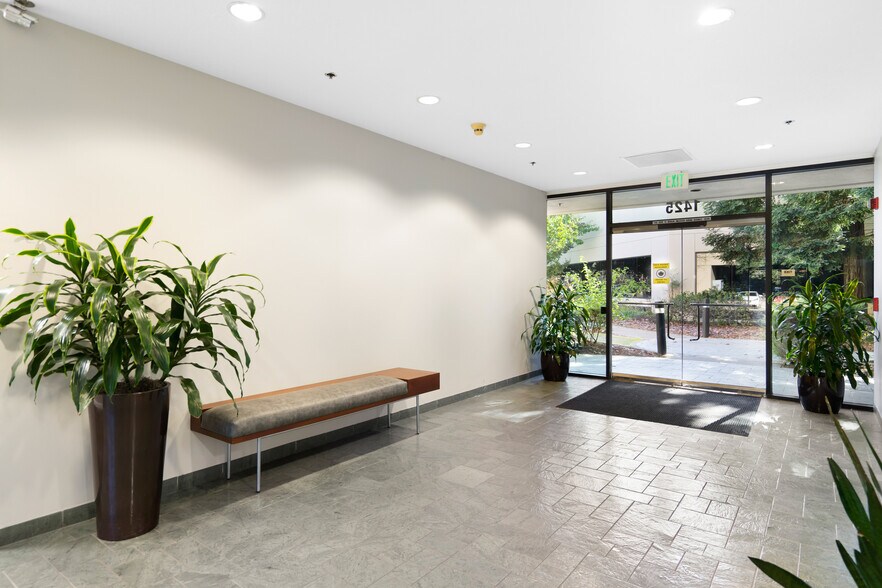 More Photos Of 1425 N McDowell Blvd, Petaluma Office For Lease