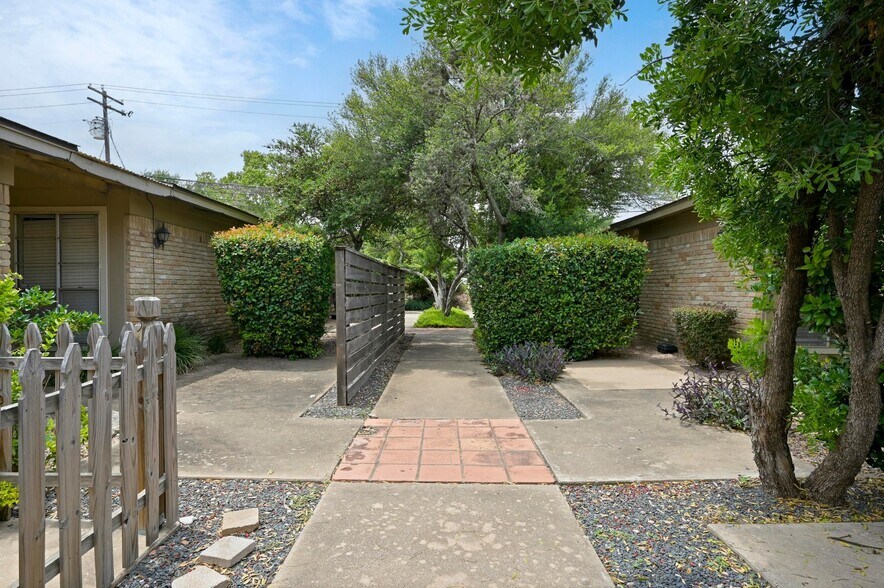 More Photos Of 3416 Willowrun Dr, Austin Apartments For Sale