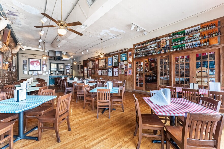 More Photos Of 316 W Dickson St, Fayetteville Restaurant For Sale